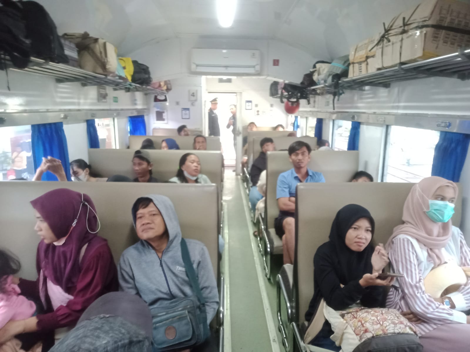 Waisak 2025: Stasiun di Daop 9 Jember Padat Penumpang