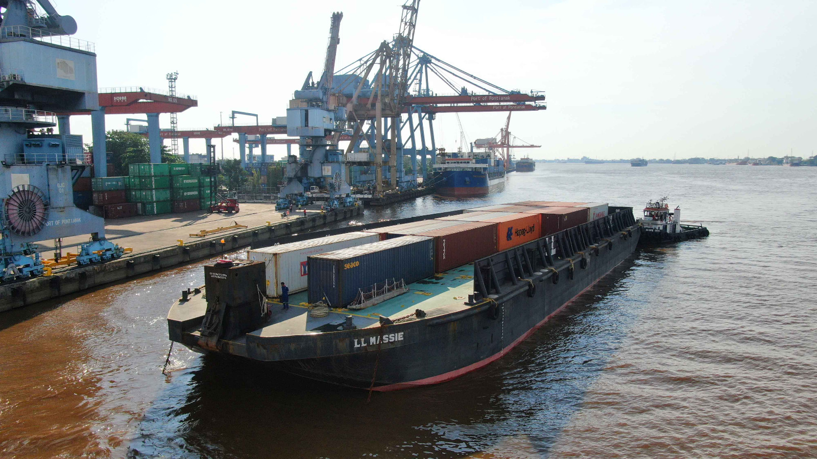 Transformasi Ekspor Kalbar: Peran Strategis IPC TPK Pontianak dalam Logistik Maritim