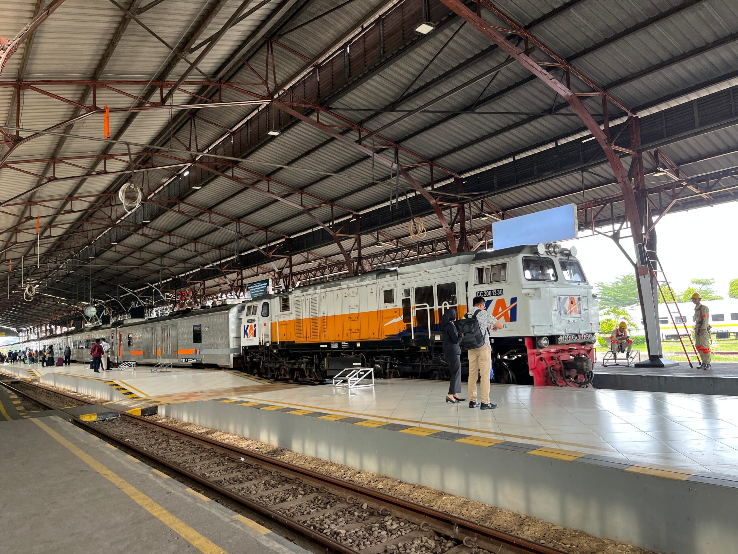 Lonjakan Perjalanan Kereta Saat Libur Waisak, KAI Daop 5 Tambah Perjalanan dan Siapkan Ribuan Kursi