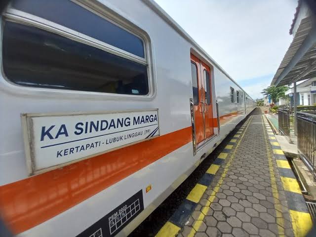 Libur Waisak, KAI Divre III Palembang Fokus Perawatan Lokomotif untuk Menjamin Keamanan dan Kenyamanan