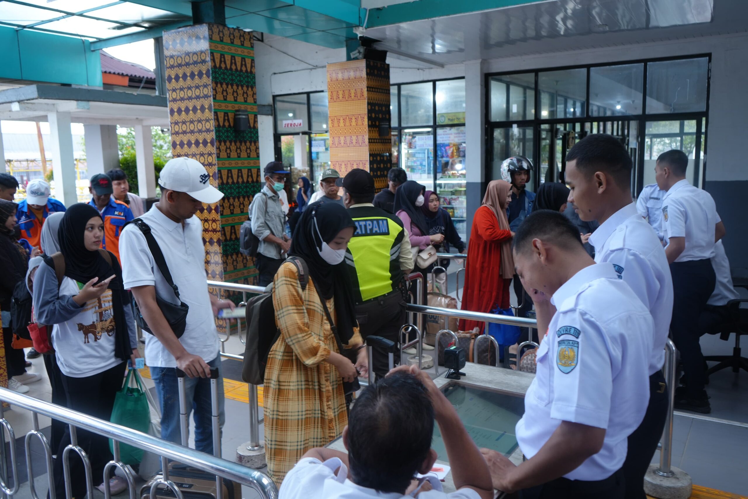 Menghadapi Libur Waisak, KAI Divre III Palembang Maksimalkan Perawatan Lokomotif di Depo Kertapati